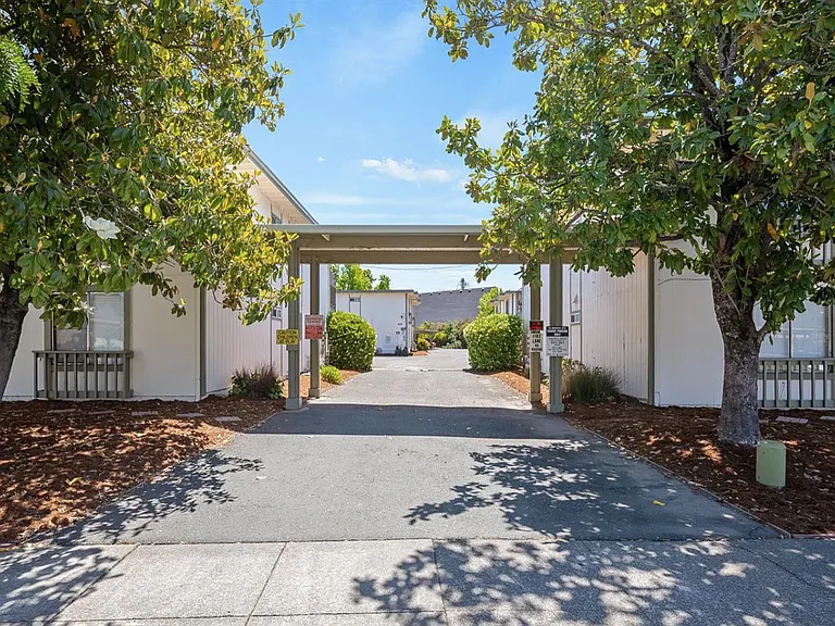 Montecito Boulevard Apartments — Photo 1