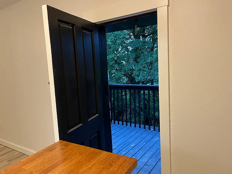 2102 Pleasant St #1 — Photo 8