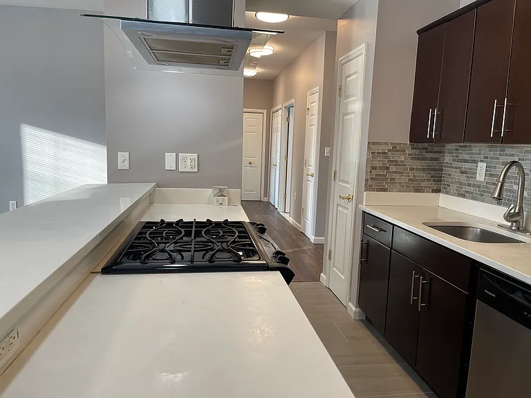 110 Halsted Street — Photo 10