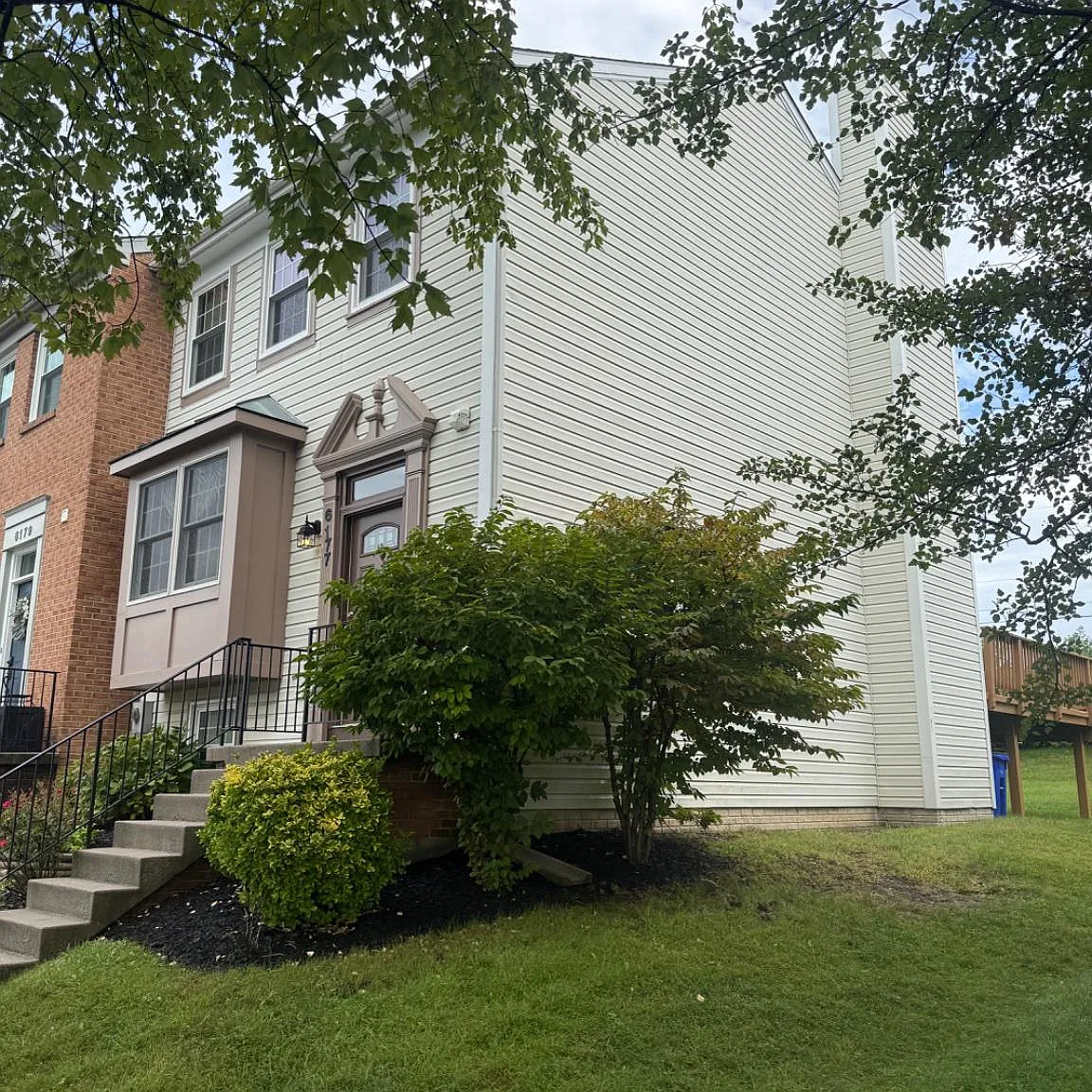 3 bed, 2.5 bath, 1636 sqft, $2,450 — Photo 2