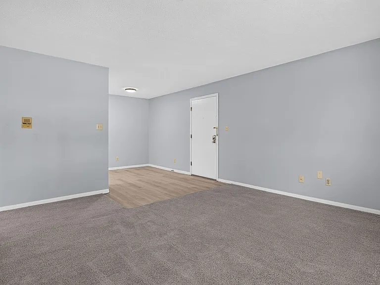 Kellogg Place Apartments — Photo 10