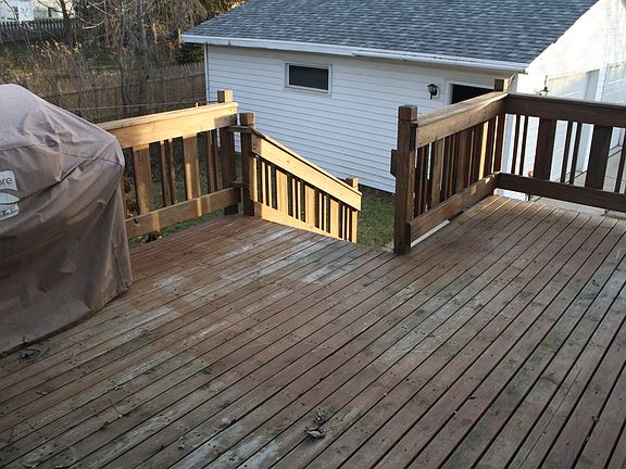 Deck fits 6 person table