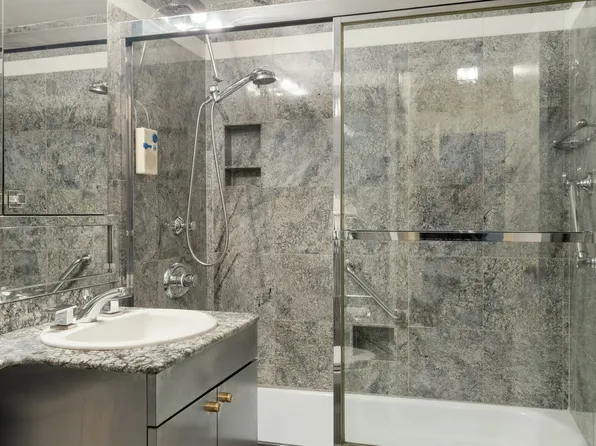 525 East 86th Street image 7 of 10