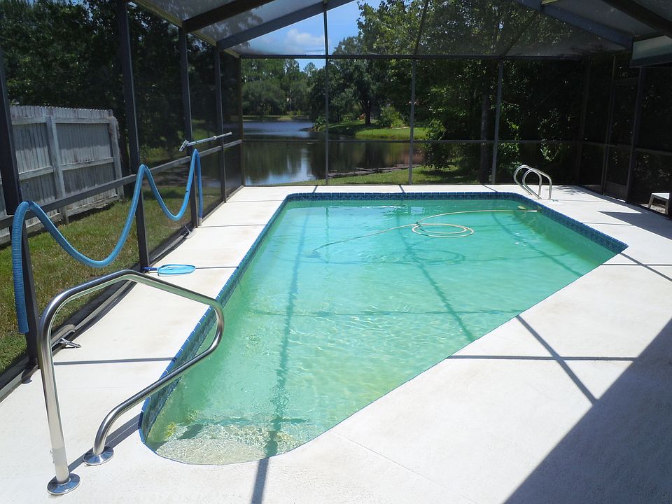 1st image of 509 Waterford Cir W