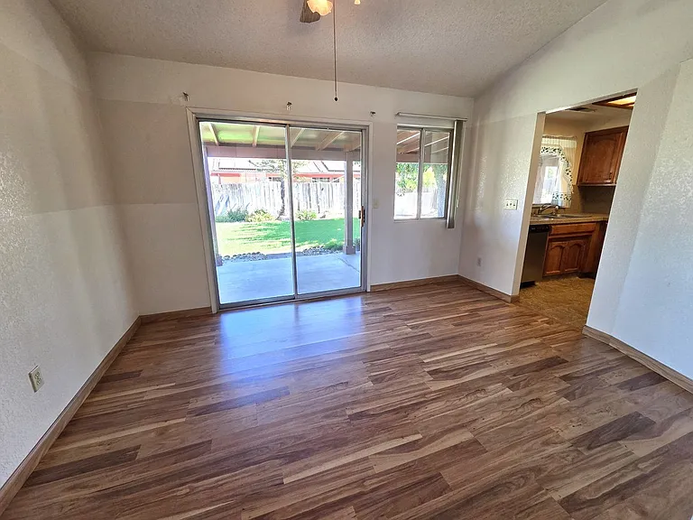 550 Black Oak Ave — Photo 4