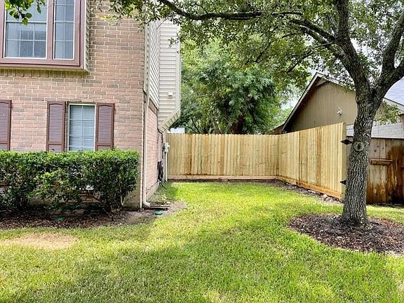 2nd image of 2527 Merrimac Dr