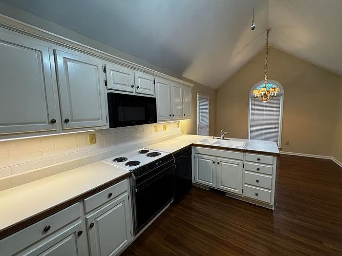 304 Bay Hill Way SW — Photo 18