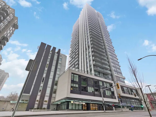 823 Carnarvon St #2402, New Westminster, BC V3M 0N5