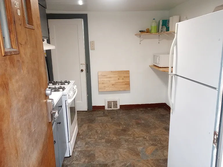 428 Connor St — Photo 9