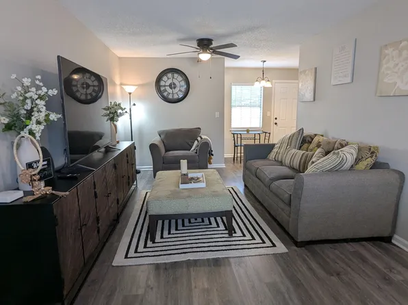 252 Garden Cir, Hinesville, GA 31313