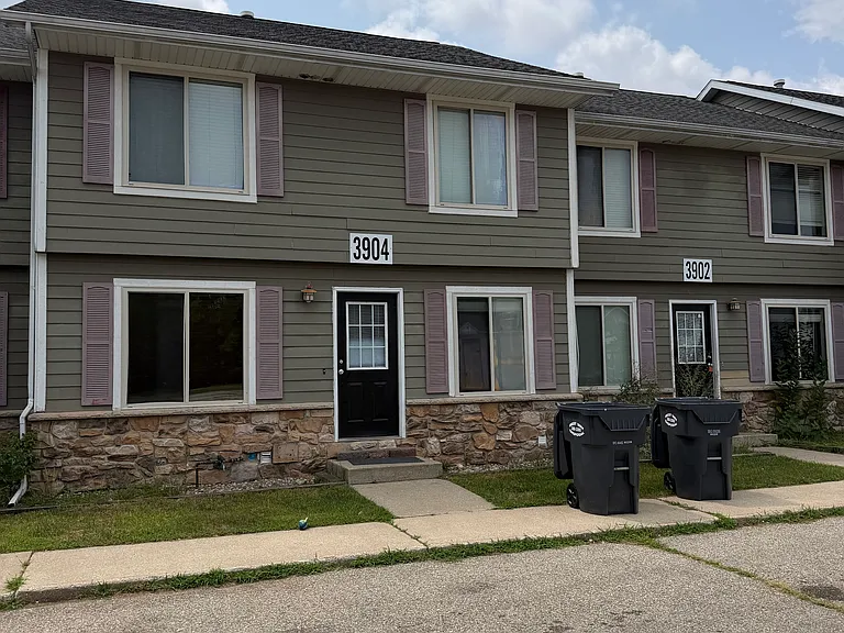 3904 W Michigan Ave — Photo 1