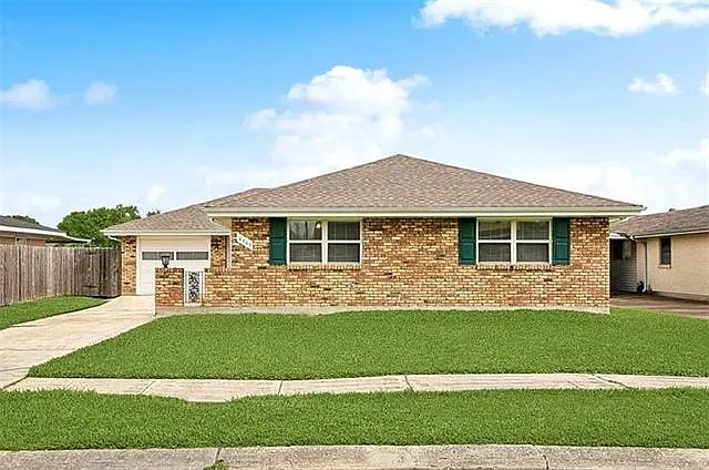 4 bed, 2.5 bath, 1885 sqft, $2,480 — Photo 2
