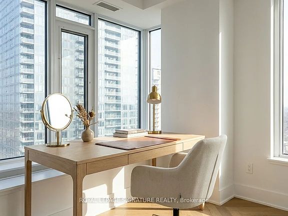 3rd image of 11 Yorkville Ave #3602