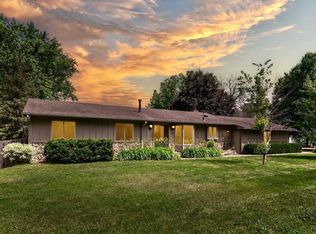 101 Sunset Dr S, Minnetonka, MN 55305
