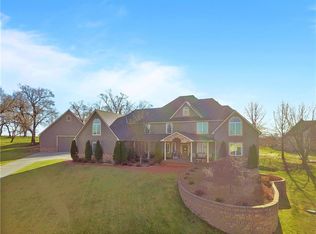 14617 Fox Run Dr, Kearney, MO 64060