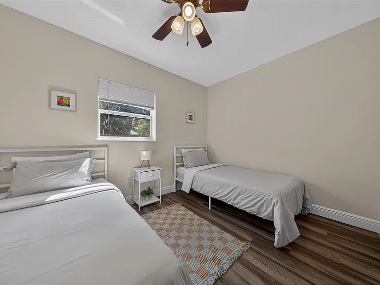540 NE 59th Ct — Photo 9