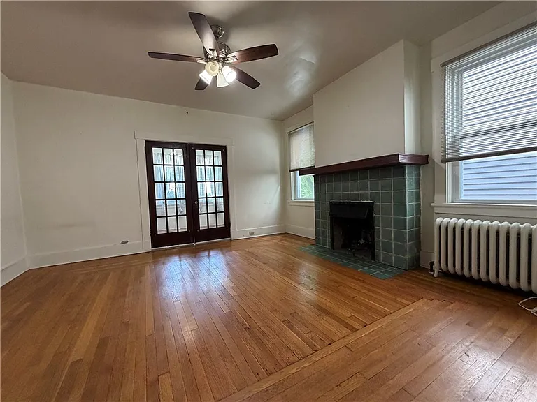 5730 Howe St #1 — Photo 8