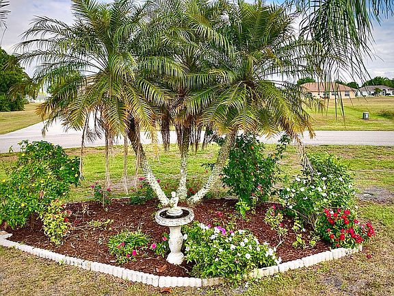 5th image of 425 Glen Mar Cir
