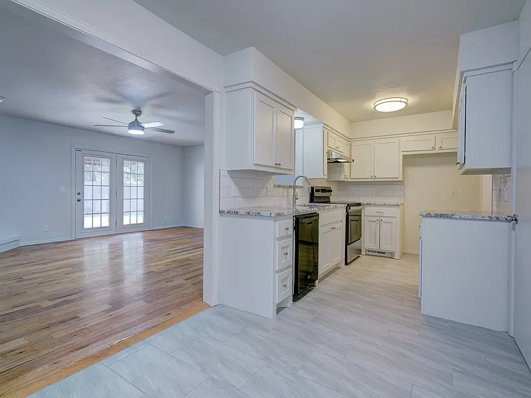 8916 Kenny Cir — Photo 3