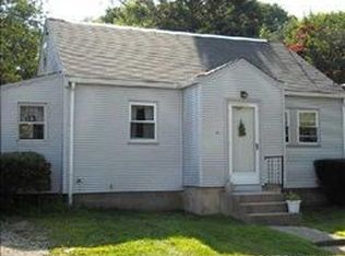 47 Center Ave, Middletown, RI 02842
