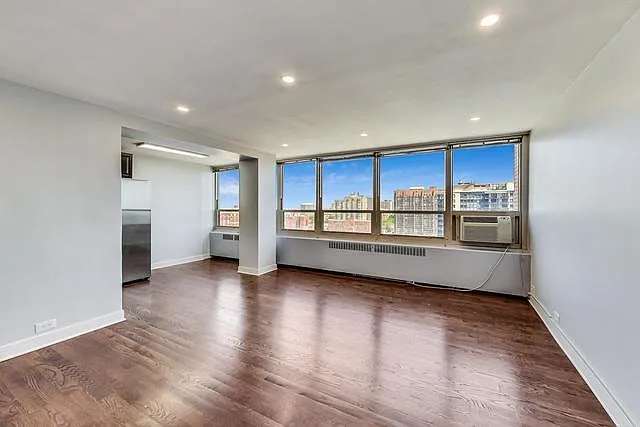 3 bed, 1.5 bath, 1184 sqft, $3,500 — Photo 4