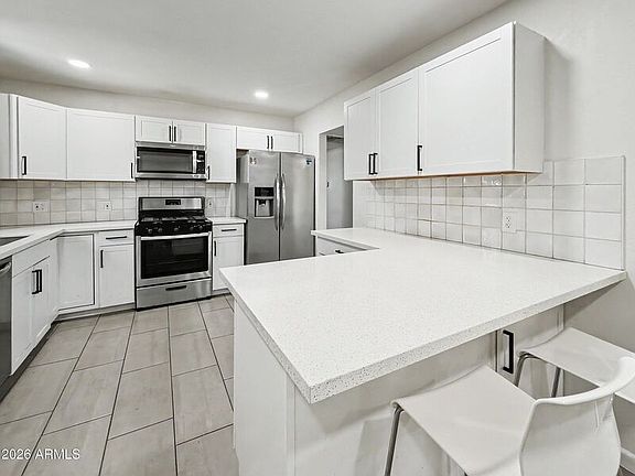 5th image of 1542 W 5th Pl