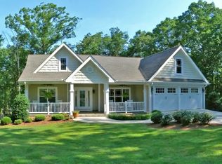 1317 E 26th Ct, Des Moines, IA 50317