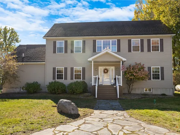 907 State Route 49, Bernhards Bay, NY 13028