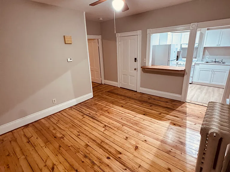 393 Pleasant St #2E — Photo 1