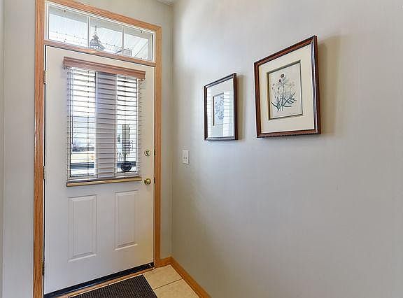 4th image of 3659 Lawndale Ln N