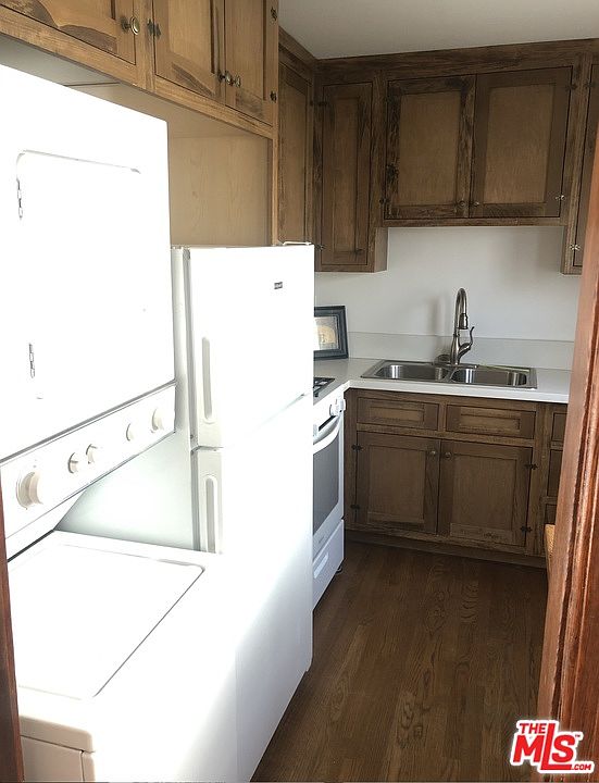 1st image of 320 Columbia Ave #1/4