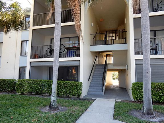 2nd image of 1112 Green Pine Blvd APT E1