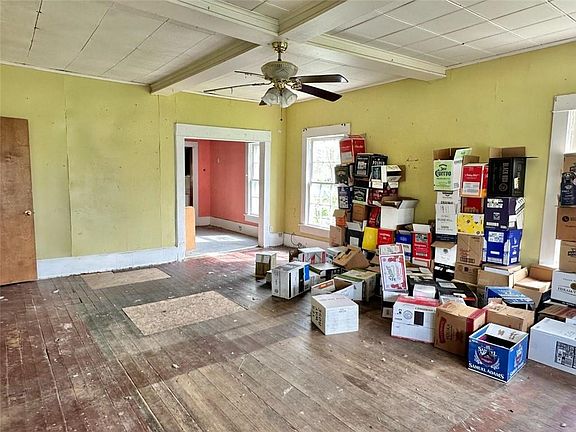 3rd image of 1207 E 10th St