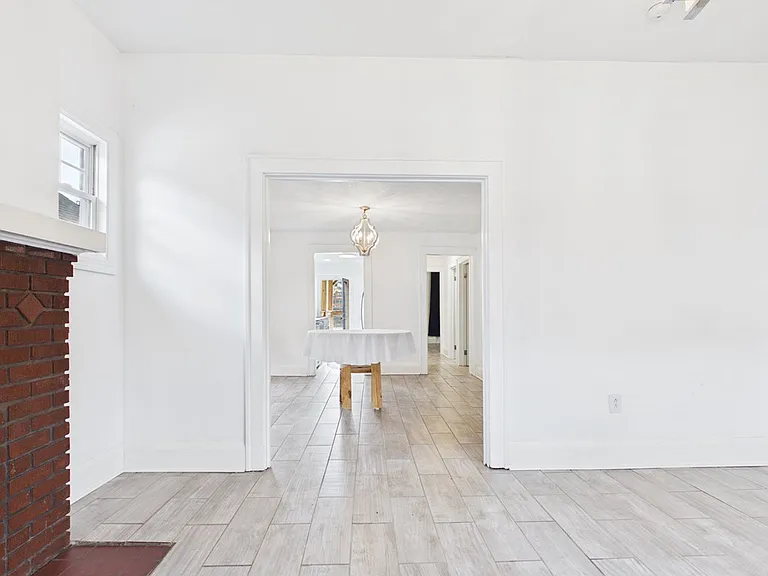 614 N Front St — Photo 8