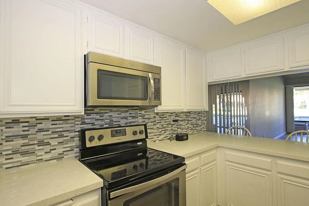 2 bed, 1270 sqft, $2,600 — Photo 4