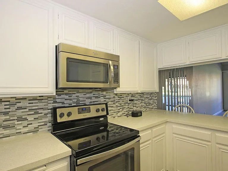 15 Marbella Dr #15 — Photo 4