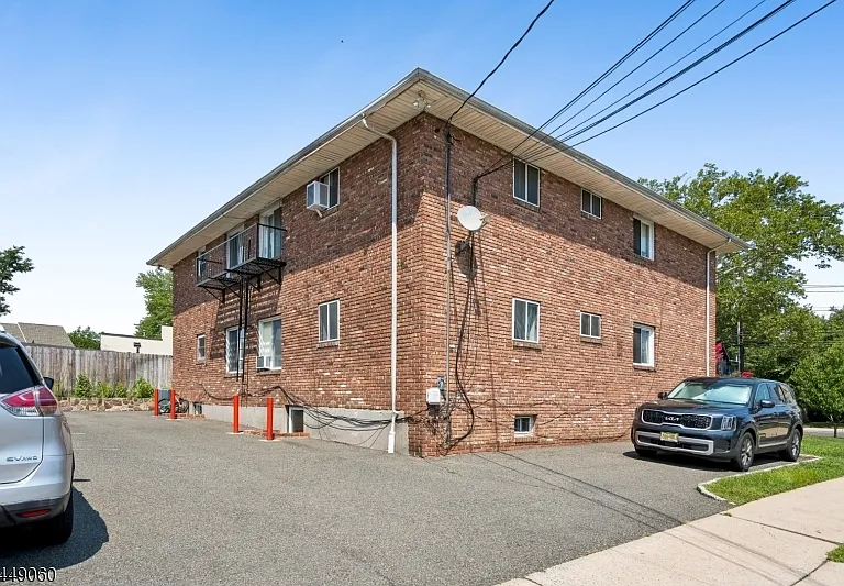 257 Main St #B — Photo 21