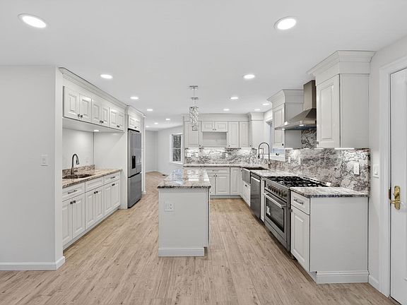 4th image of 166 Londonderry Road