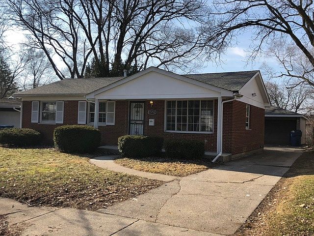 1st image of 15712 Woodlawn East Ave