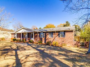 819 Pond Dr, West Columbia, SC 29170