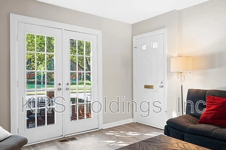 2515 S Walter Reed Dr #C — Photo 5