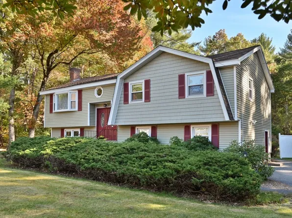 1 Wagon Dr, North Reading, MA 01864