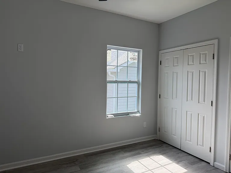 2111 Owens St #1 — Photo 10