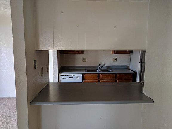 Kitchen countertop eating