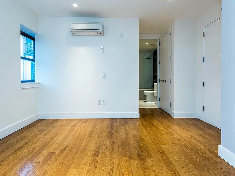 69 Ten Eyck St #2C — Photo 3