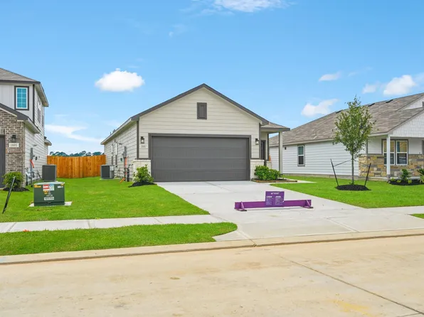 1887 Redwood Ln, Dayton, TX 77535