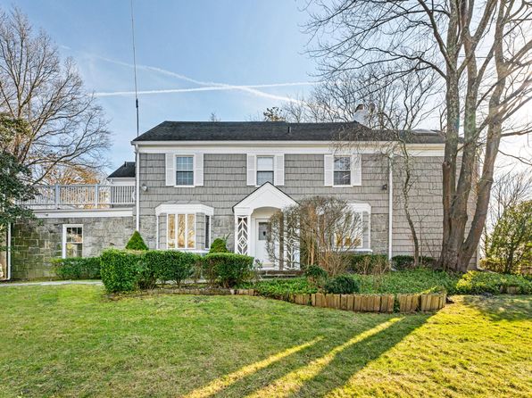 803 Barberry Ln