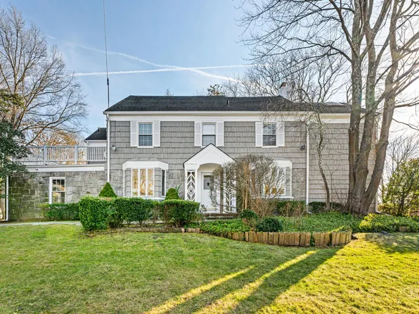 803 Barberry Ln, Woodmere, NY 11598