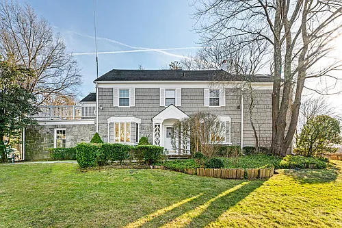 803 Barberry Ln Photo 1