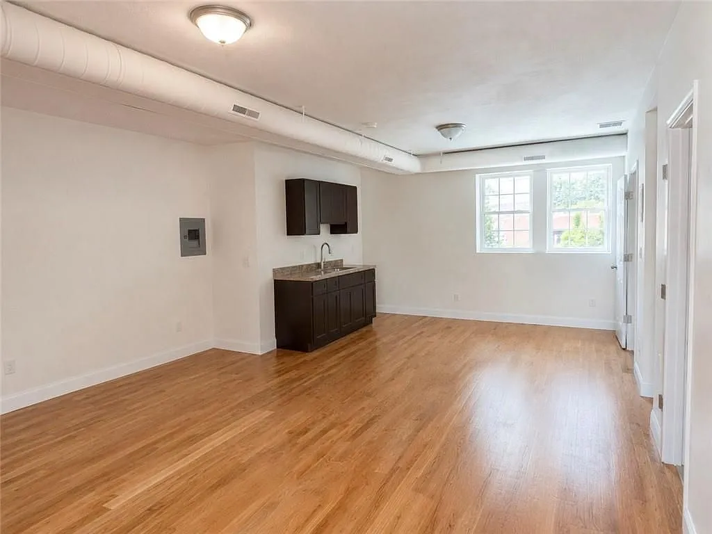 1 bed, 1.0 bath, 500 sqft, $1,750 — Photo 4